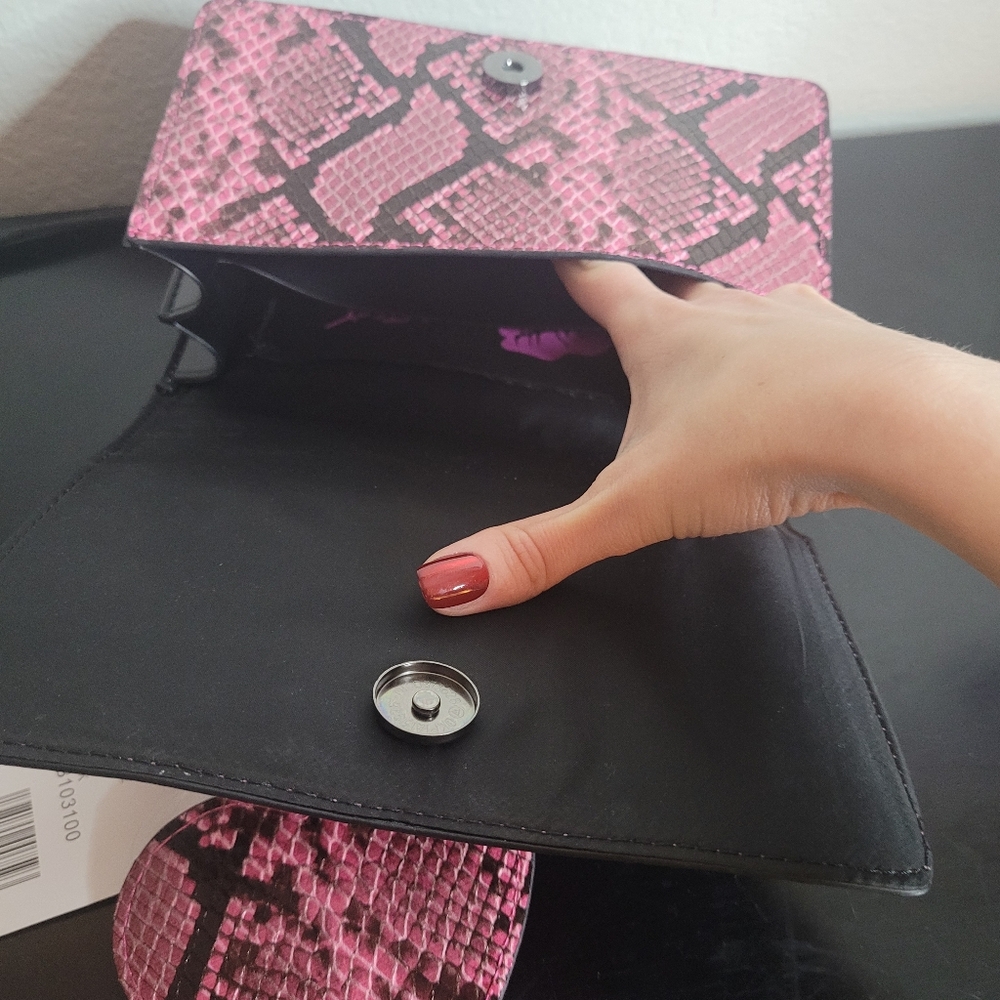 Betsey Johnson Pink Snake Print Handbag - Picture 7 of 8
